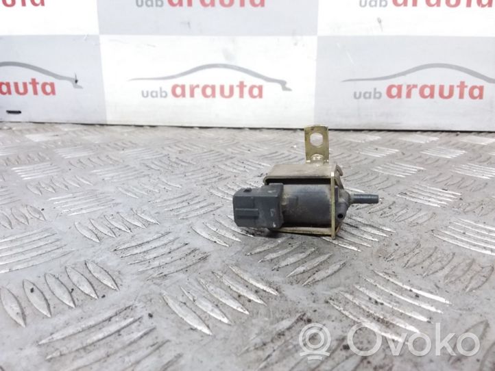 Volkswagen Transporter - Caravelle T4 Vacuum valve 028906283