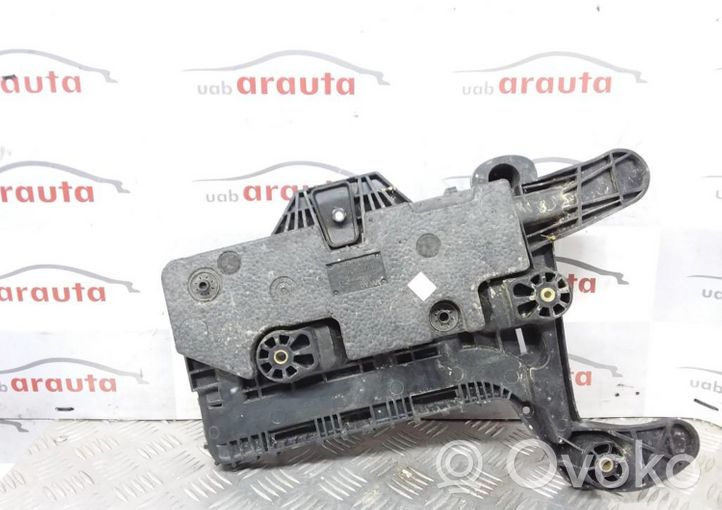 Audi Q3 8U Boîte de batterie 1K091533H