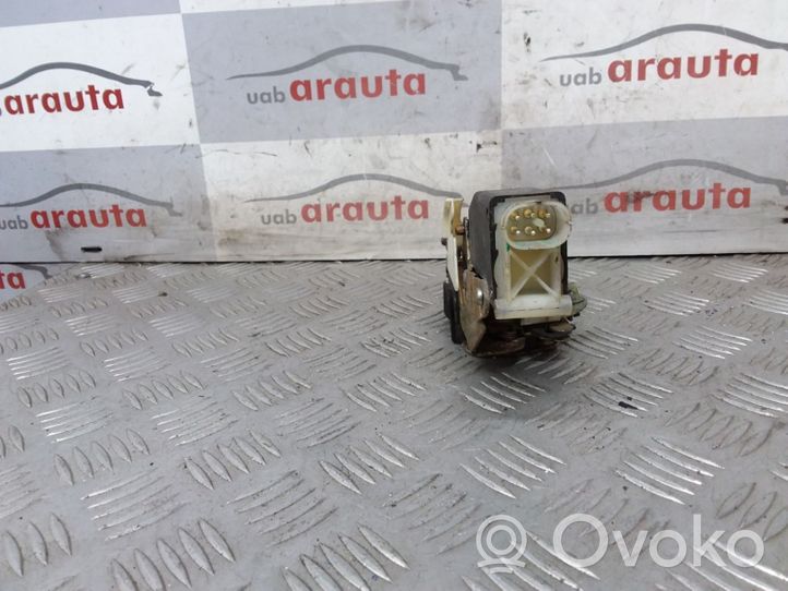 Opel Omega B1 Front door lock 90458259