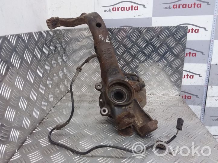 Volkswagen PASSAT B5 Fuso a snodo con mozzo ruota anteriore 8D0407257AD