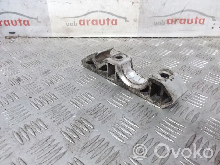 Volkswagen Touareg I Mocowanie stabilizatora osi przedniej 7L0411063B