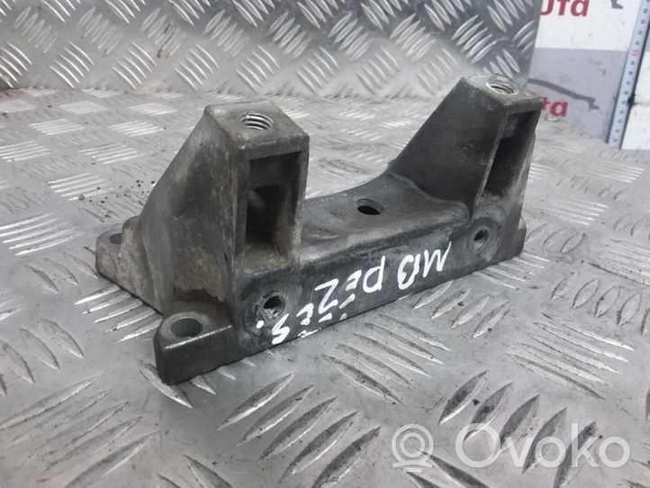 Mercedes-Benz E W210 Supporto di montaggio scatola del cambio A1402421340