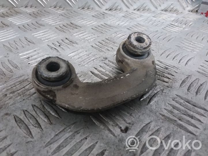 Audi A4 S4 B5 8D Priekinė stabilizatoriaus traukė 4D0411317K