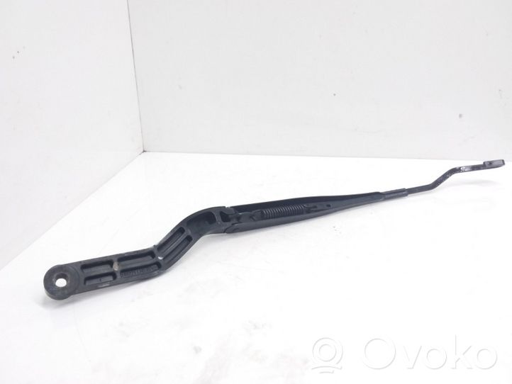 Opel Vectra C Front wiper blade arm 09185812