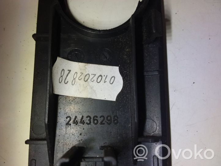 Opel Vectra C Savukkeensytyttimen kehys takana 24436298