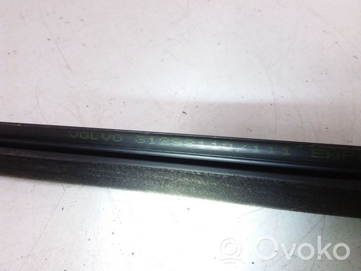 Volvo XC60 Rubber seal rear door window/glass 31298110