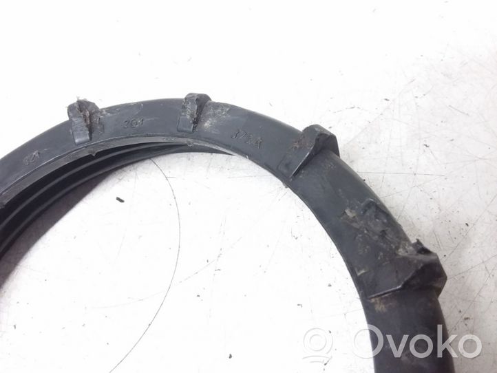 Volkswagen Golf III Bague de verrouillage pour réservoir de carburant KT0321201375A