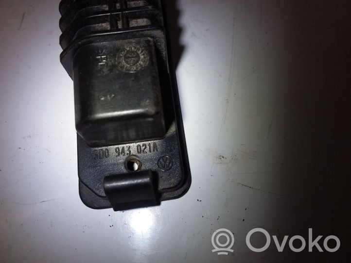 Seat Leon (1P) Lampa oświetlenia tylnej tablicy rejestracyjnej 3D0943021A