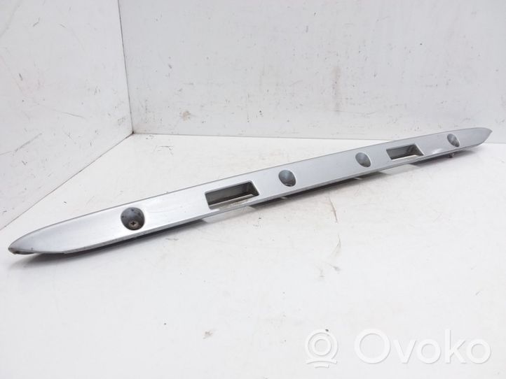 Mercedes-Benz E W210 Rivestimento portellone 2107580038