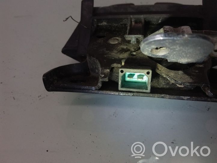 Audi A4 S4 B5 8D Blocco/chiusura/serratura del portellone posteriore/bagagliaio 170398