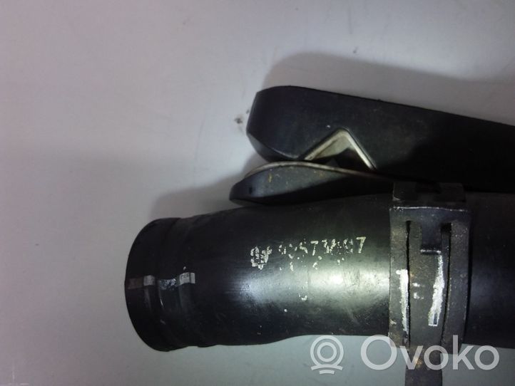 Opel Zafira A Breather hose/pipe 90573897