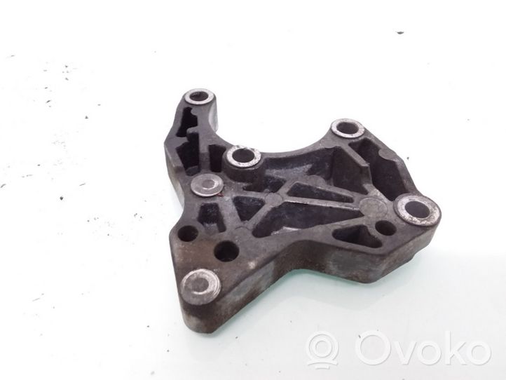 Land Rover Freelander Supporto di montaggio della pompa del servosterzo QVU100630