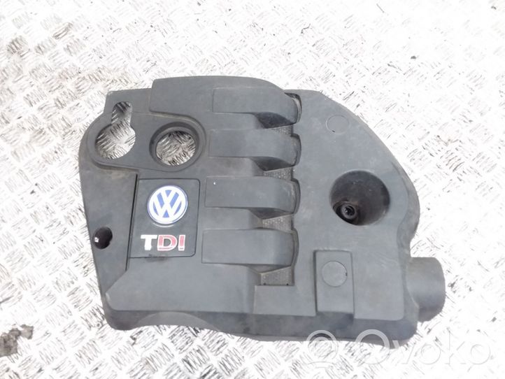 Volkswagen PASSAT B5.5 Couvercle cache moteur 038103925