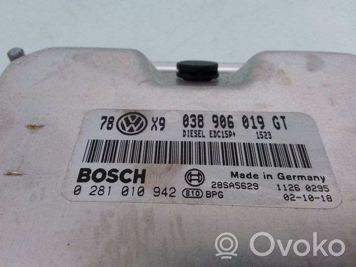 Volkswagen PASSAT B5.5 Variklio valdymo blokas 038906019GT