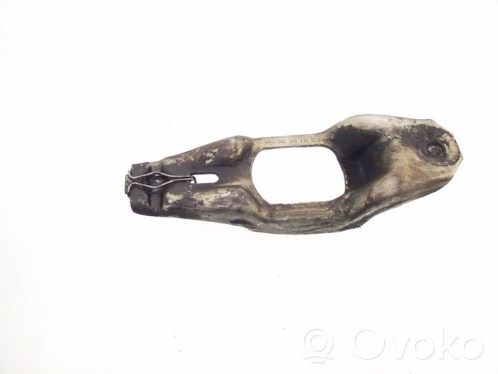 Volkswagen PASSAT B5 Clutch release arm fork 012141719B