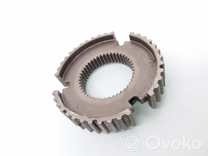 BMW M5 Pavarų dėžės detalė 8520403