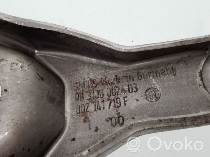 Skoda Fabia Mk1 (6Y) Forcella del braccio di rilascio della frizione 002141128A