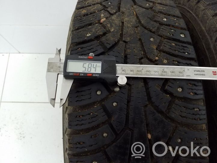 Volkswagen PASSAT B5 Pneus d’hiver R15 à crampons NOKIANNORDMAN5