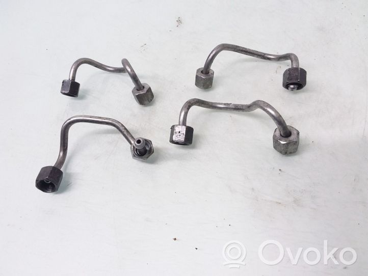 Volvo V60 Fuel injector supply line/pipe 