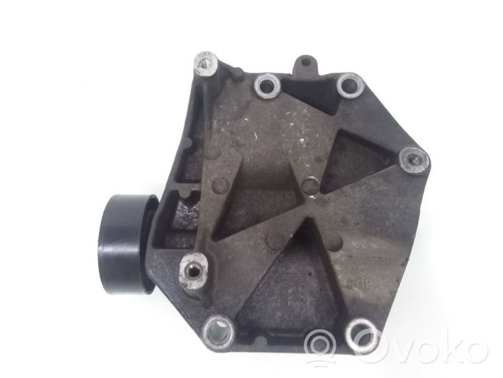 Opel Signum Supporto del generatore/alternatore 55167675