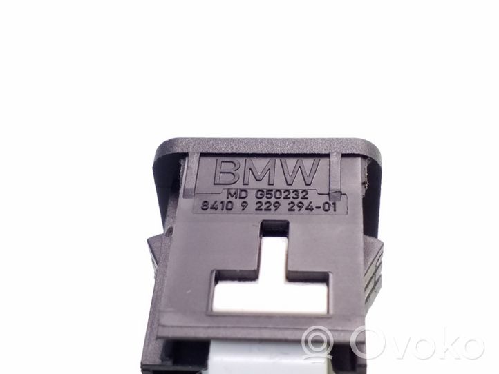 BMW 7 G11 G12 USB-pistokeliitin 9229294