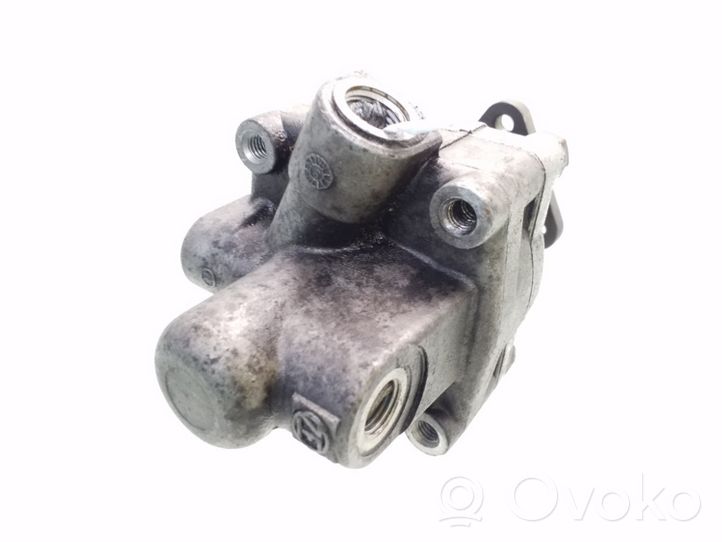 BMW 7 E32 Power steering pump 1131239