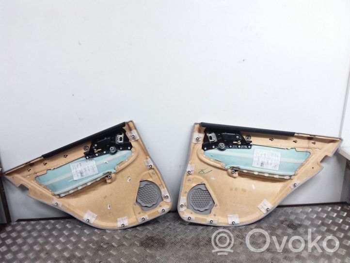 Mercedes-Benz C W203 Set di rivestimento sedili e portiere 