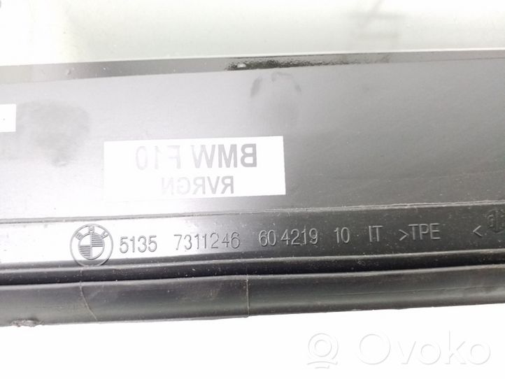 BMW M5 Szyba karoseryjna drzwi tylnych 7311246
