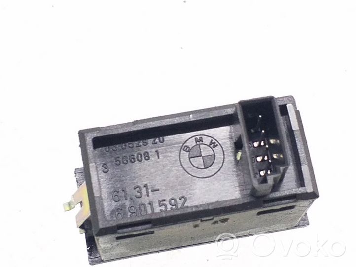 BMW 3 E46 Antipraslidimo/ sukibimo (ASR) jungtukas 6901592