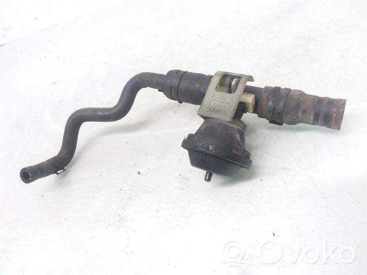 Volkswagen PASSAT B5.5 Valvola di regolazione del liquido di raffreddamento e del riscaldatore 4A0819809