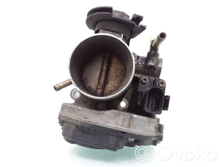 Volkswagen Golf IV Throttle valve 06A133064J