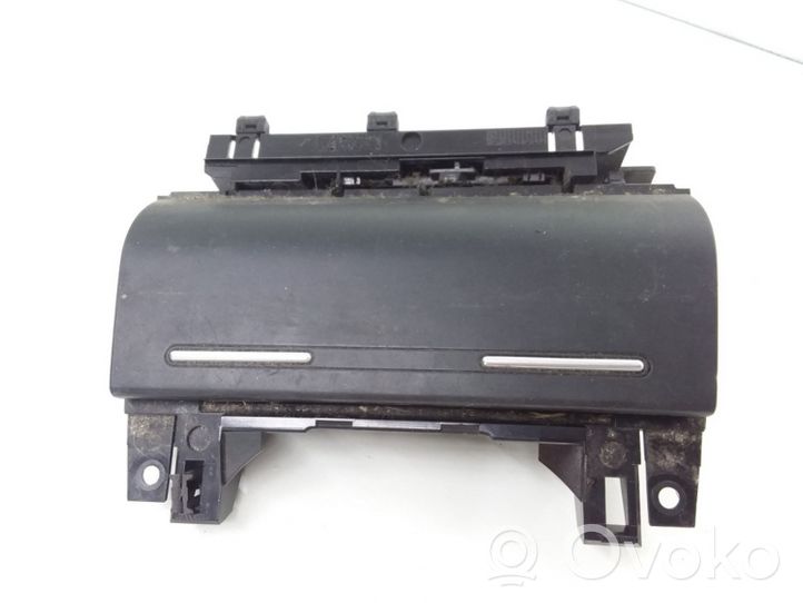 Audi A4 S4 B7 8E 8H Posacenere (anteriore) 8E0857951H