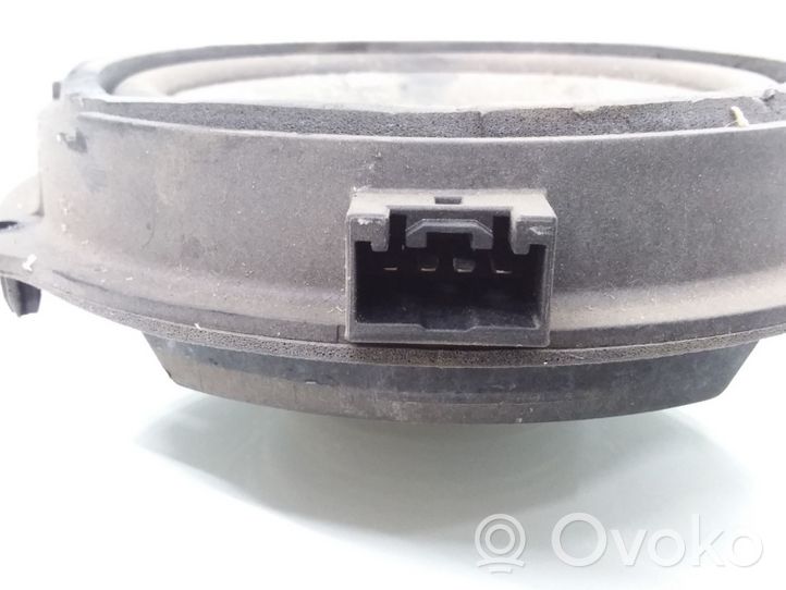 Ford Focus Garsiakalbis (-iai) galinėse duryse 3M5T18808CD