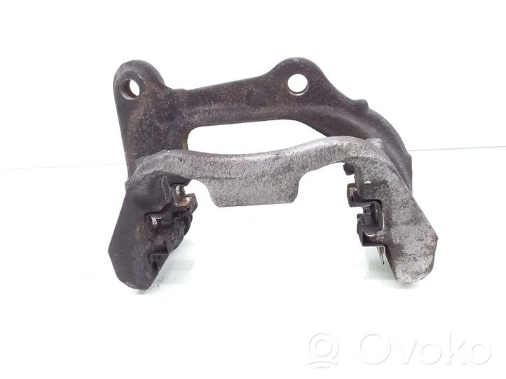 BMW 5 G30 G31 Supporto della pinza del freno posteriore 2467