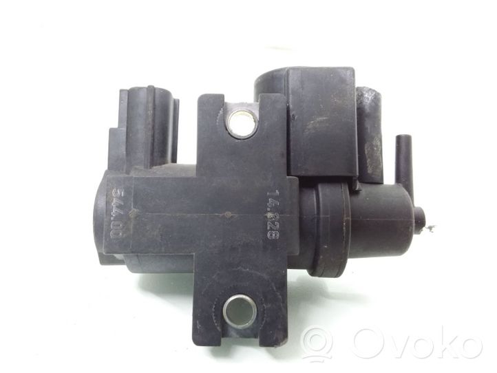 Toyota RAV 4 (XA40) Turboahtimen magneettiventtiili 258190R012