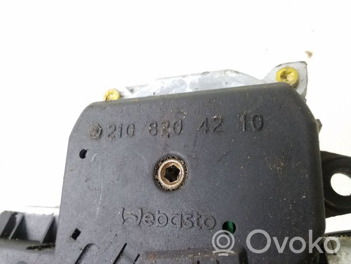 Mercedes-Benz E W210 Motore/attuatore 2108202842