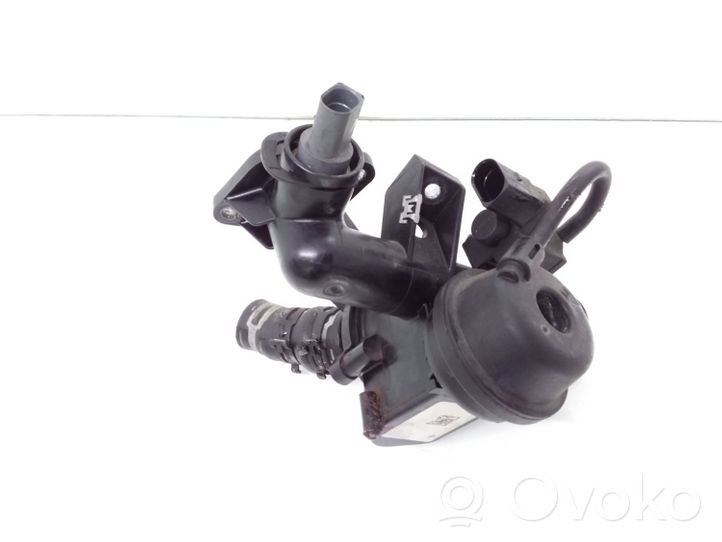 Audi A8 S8 D4 4H Termostat / Obudowa termostatu 079121127C