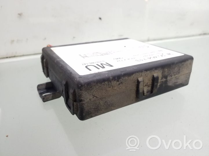 Opel Vectra B Oven keskuslukituksen ohjausyksikön moduuli 90464713