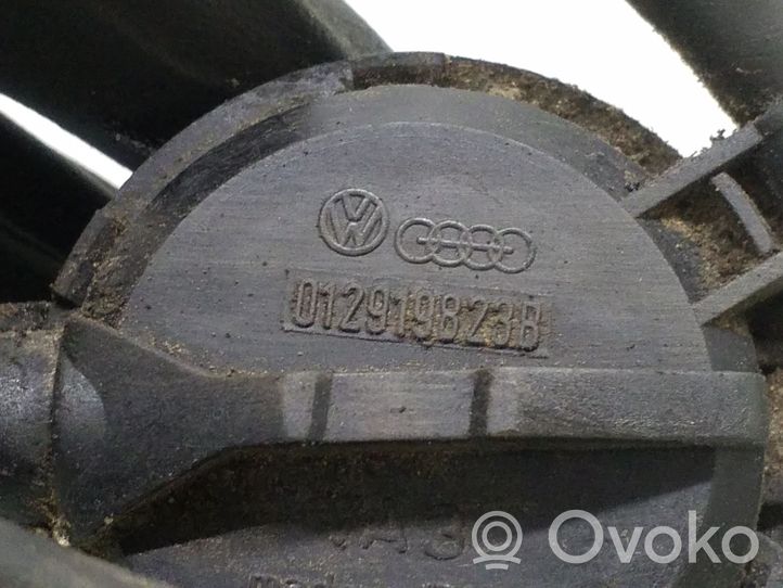 Audi 80 90 B3 Peruutusvalon kytkinanturi 012919823B