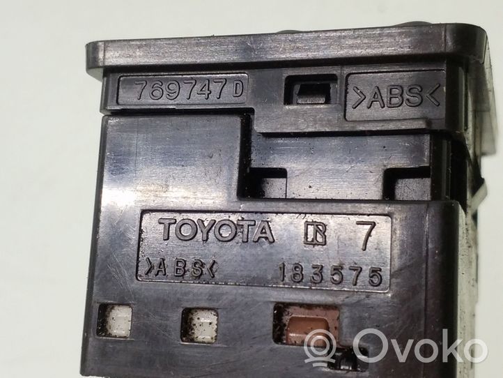 Toyota RAV 4 (XA40) Sivupeilin kytkin 769747D