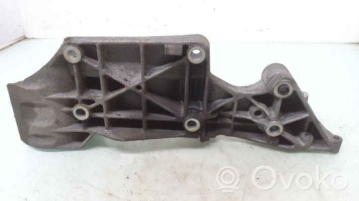 Seat Alhambra (Mk1) Soporte del alternador 045903143C