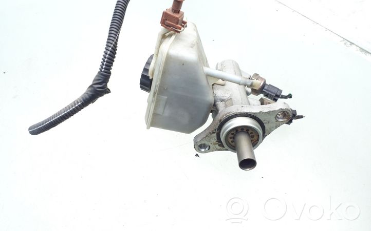 Volvo V70 Brake fluid reservoir 