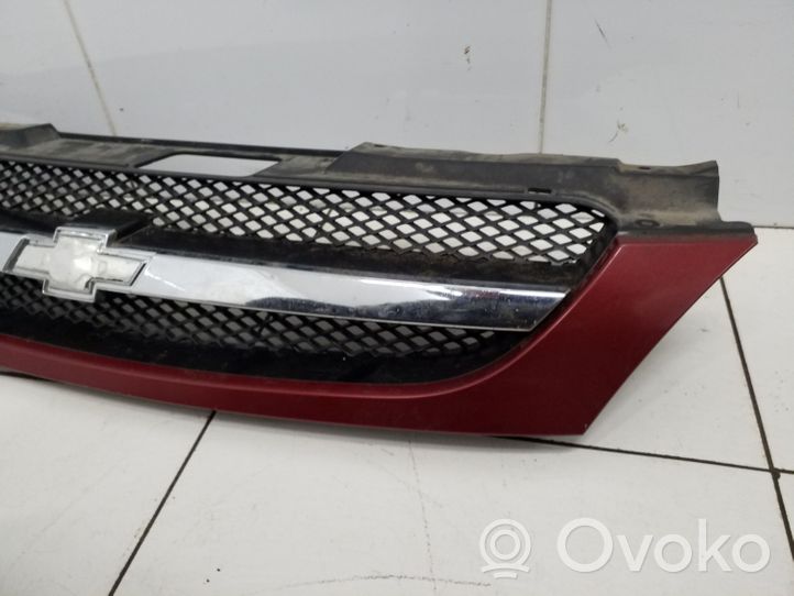 Chevrolet Lacetti Maskownica / Grill / Atrapa górna chłodnicy 96547129