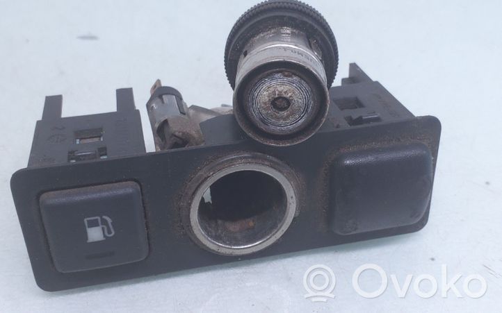 Opel Combo C Прикуриватель 13114078