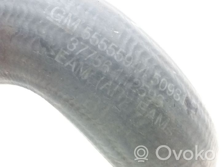 Opel Signum Tube d'admission de tuyau de refroidisseur intermédiaire 55555944