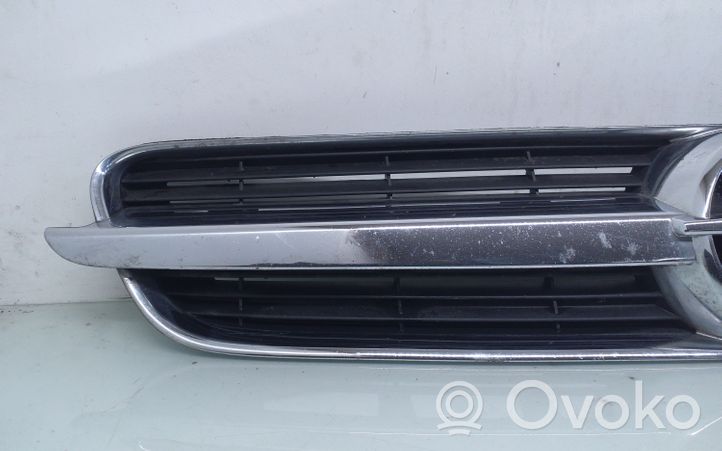 Opel Vectra C Front bumper upper radiator grill 464192822