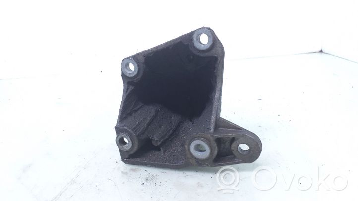 Volkswagen PASSAT B5.5 Supporto di montaggio scatola del cambio 8D0399114AH