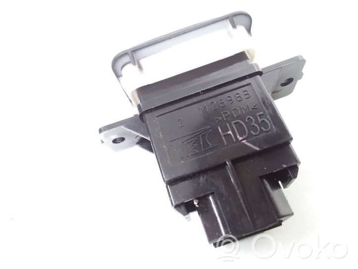 Honda Accord Przełącznik / Przycisk otwierania klapy bagażnika M26983