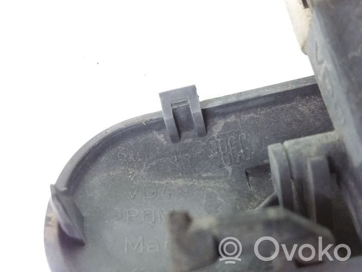 Volkswagen Touran I Ugello a spruzzo lavavetri per parabrezza 5M0955986C