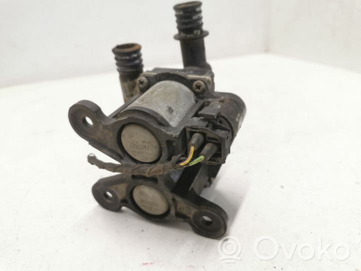 BMW 5 E34 Coolant heater control valve 1382299